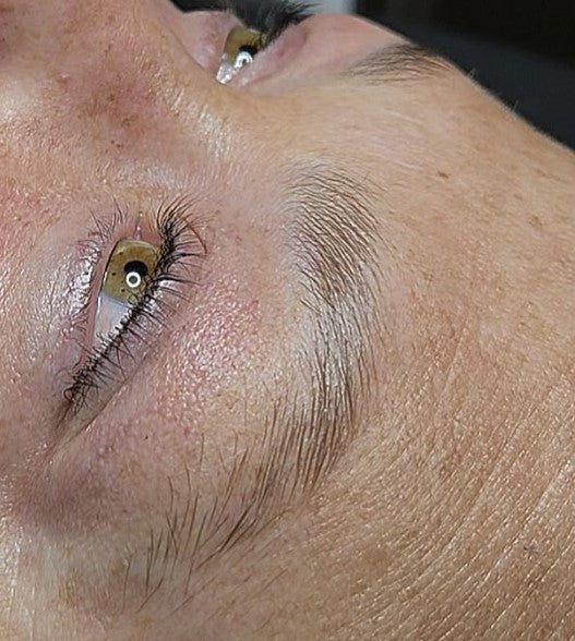 Lamination des sourcils